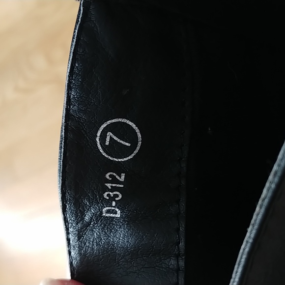 Rain boots black size 7 - Picture 8 of 8